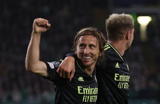 Soccer Football - Champions League - Group H - Celtic v Real Madrid - Celtic Park, Glasgow, Scotland, Britain - September 6, 2022 Real Madrid's Luka Modric celebrates scoring their second goal with Federico Valverde Action Images via Reuters/Russell Cheyne