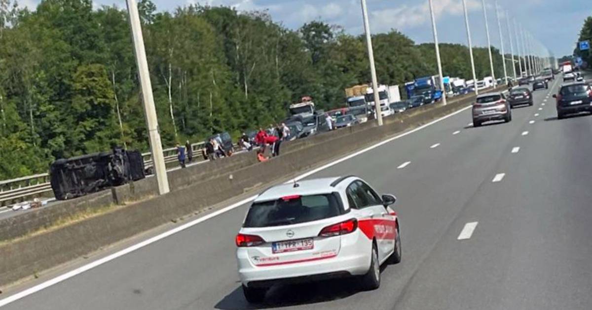 E40 in Haasrode afgesloten na ongeval tussen personenwagen en