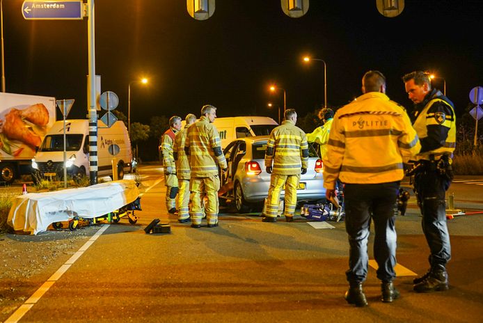 Bij de botsing raakten drie inzittenden gewond.