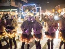 Weer lichtjesoptocht door verduisterd centrum van  Groesbeek