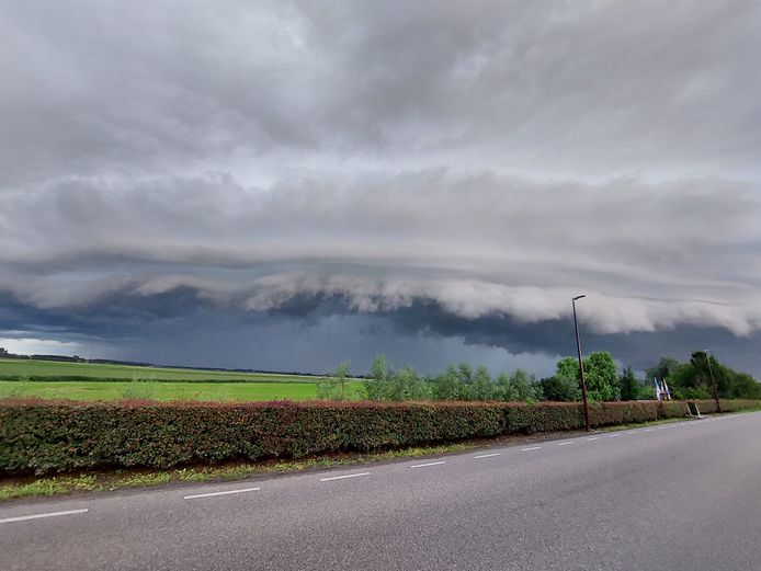 Rolwolk boven Stampersgat.