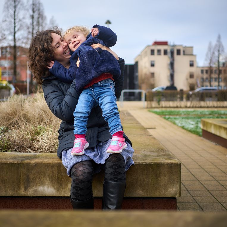 Breanna McDonald met haar dochter. Beeld Phil Nijhuis