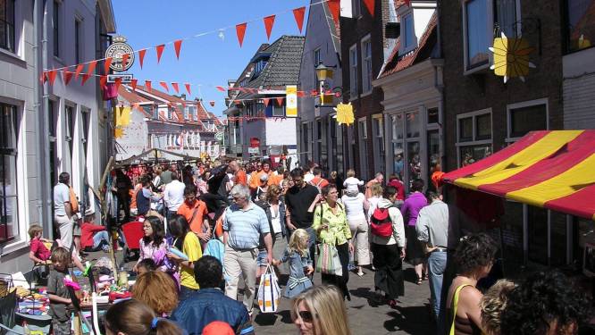 Koningsdag op de Bloemendalsestraat: 'We zoeken nog spullen voor onze oranjekraam'