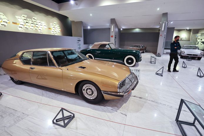 Een Citroën SM uit 1974.