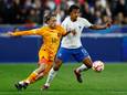 Xavi Simons in duel met Jules Koundé.