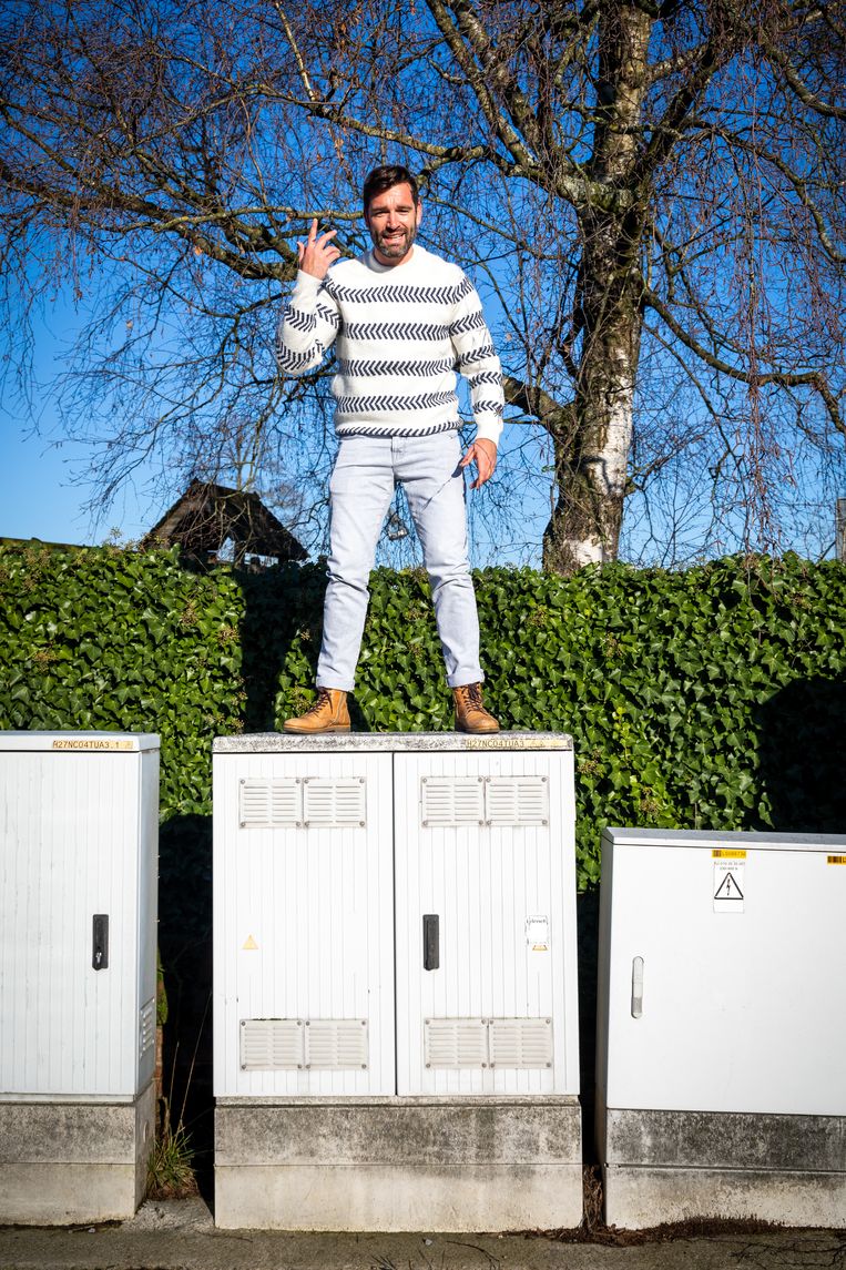 'Ik krijg geen aanzoeken, zotte berichten of pikante foto's van fans. Oké, ik heb één keer een naaktfoto gekregen - van een man. Waarmee ik geen warme oproep wil lanceren (lacht).' Beeld Guy Kokken