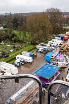 Attracties proberen elkaar niet te overtreffen: eenduidige muziek schalt over terrein Paaskermis
