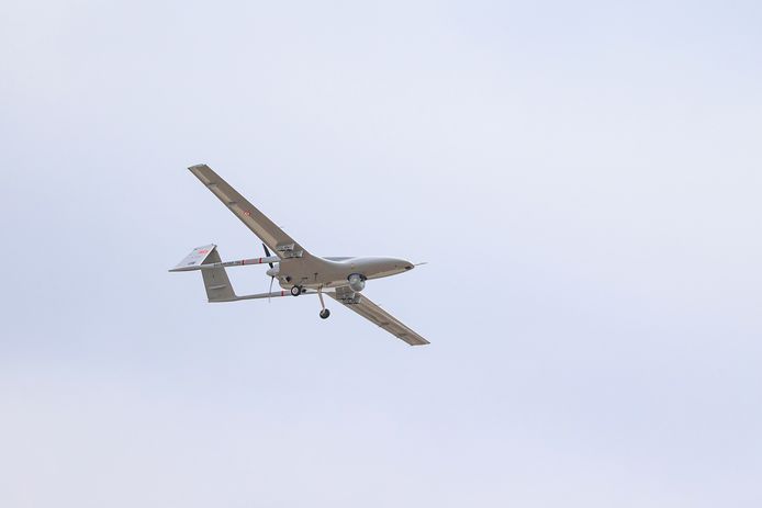 Bayraktar drone.
Deze drone heeft een reikwijdte van 300 km en kan een snelheid halen van 220 km per uur. De drones hebben als doel bommen laten vallen op Russische doelwitten.