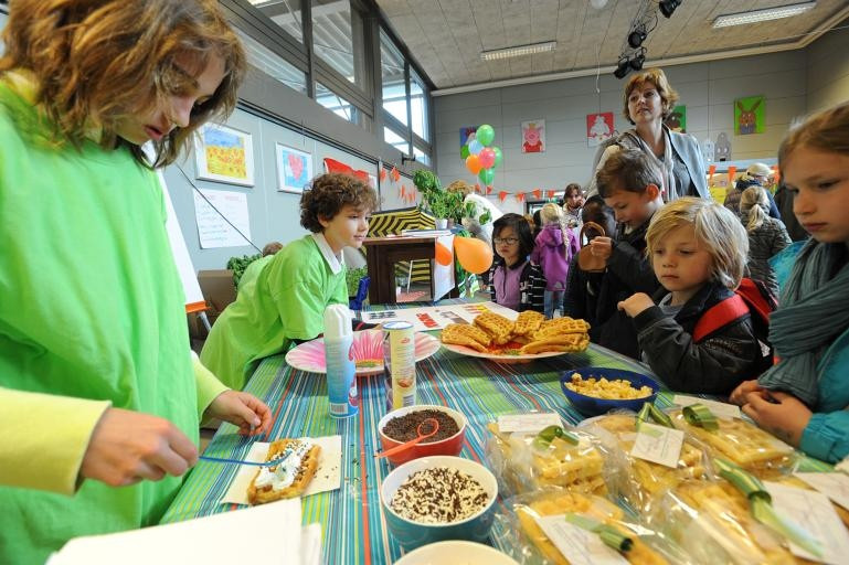Jong ondernemen op basisschool Menorah in Oosterhout Foto bndestem.nl