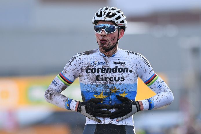 Archiefbeeld: Van der Poel bij zijn overwinning in Hoogstrate