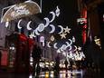 Feestverlichting tijdens ramadan in het West End van Londen. Denk Arnhem zou graag in Arnhem ook dergelijke decoraties zien om de islamitische vastenmaand luister bij te zetten.