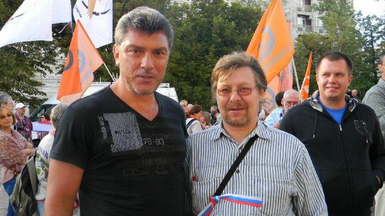 Links de vermoorde oppositiepoliticus Boris Nemtsov, rechts Aleksej Stroganov. Beeld De foto staat op het Facebookaccount van Ilja Jasjin, de oppositiepoliticus