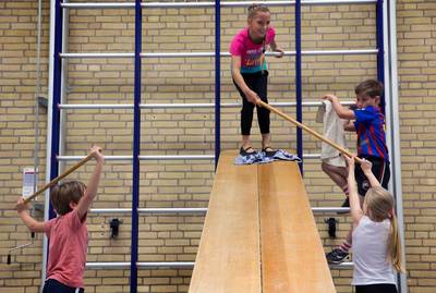 Minimaal drie uur gymles? Bijna geen school die het haalt