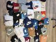 De dieven probeerden weg te komen met een grote hoeveelheid Nike-items.