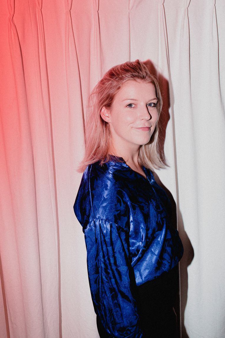 Ina Van Ransbeeck: ‘Mijn mama vroeg of ze één vibrator zelf mocht recenseren. Ze is fier op wat ik doe.’
 Beeld Daniil Lavrovski