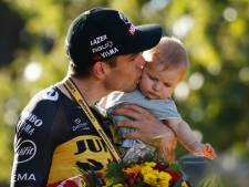 L’image adorable du podium du Tour: Wout van Aert célèbre sa victoire sur les Champs-Élysées avec son fils Georges