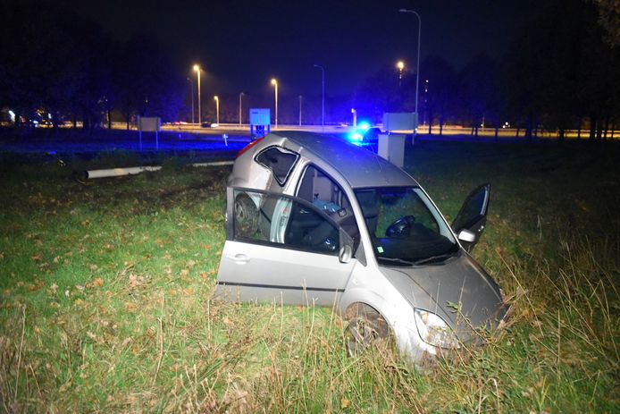 Vier voetbalfans hebben gisteravond na de wedstrijd FC Utrecht -AZ een auto-ongeluk gehad op De Uithof.