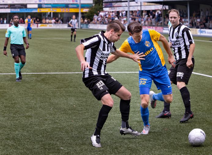 Blauw Geel'38 scoort twee keer, maar | Amateurvoetbal | bd.nl