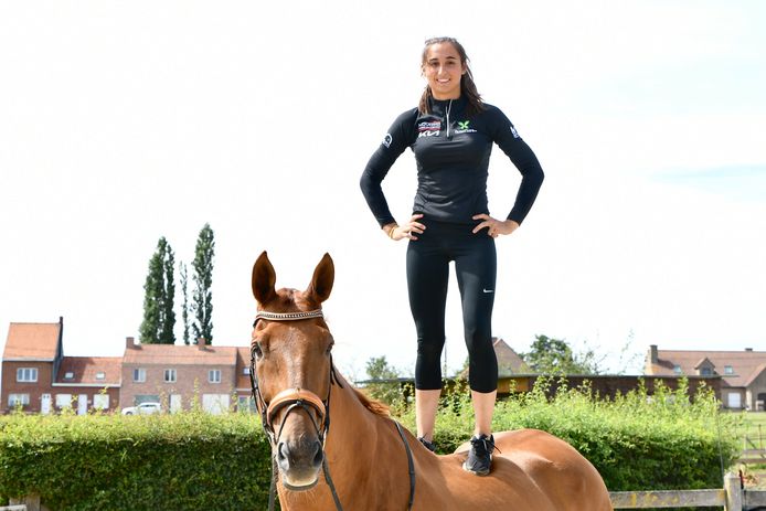 Lauren Vanlerberghe eindigde zeventiende op het WK voltige in Denemarken. Niet met dit paard