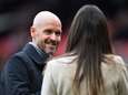 Erik ten Hag at met Alex Ferguson in aanloop naar kraker tegen Barcelona: ‘Hij wil helpen en ondersteunen’