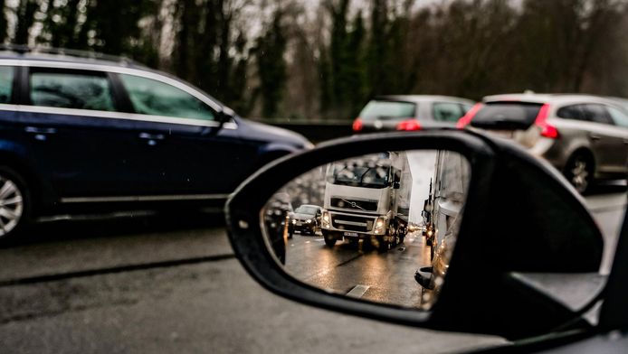 Après les camions, la taxe kilométrique frappera-t-elle un jour les voitures?