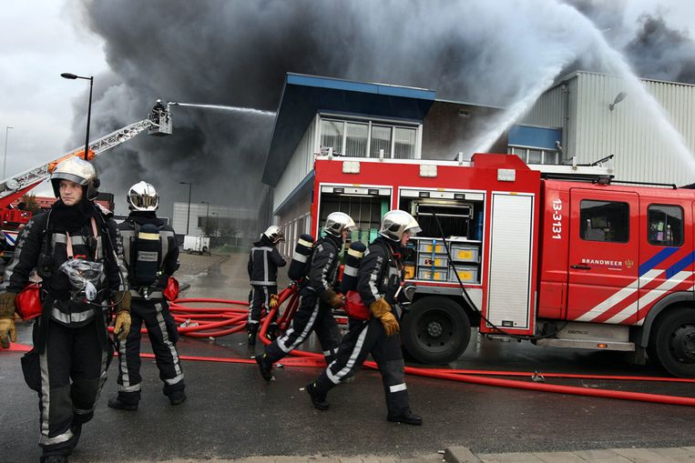 Brandweer in touw bij een brand in Amsterdam (ANP) Beeld ANP