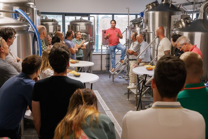 Bij de Fijnaartse brouwerij De Toekomst kwamen ondernemers samen om naar de successtory te luisteren van deze brouwerij. Paul Hoogerhuis opende de bijeenkomst namens Start to Grow.