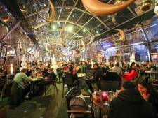 Enorme iglo-tent op Markt in Eindhoven is een succes: ‘Een groot spektakel en het loopt als een trein’
