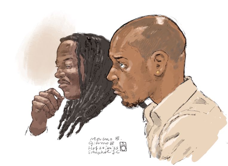 Rechtbanktekening van verdachten (van links naar rechts) Moreno B. en Giërmo B. in de extra beveiligde rechtszaal op Schiphol. Beeld ANP/Aloys Oosterwijk
