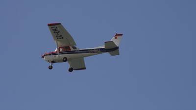 Angst voor botsingen in de lucht: vliegtuigjes raken elkaar bijna boven Breda Airport, F16 wijkt uit