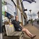 Op het bankje voor Van Tilborgs winkel mag het ook gaan over zelfdoding