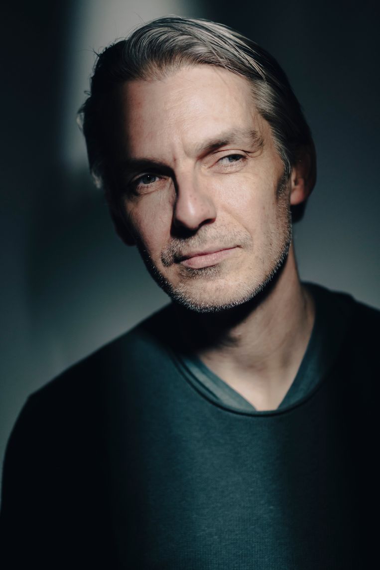 ‘Waar ik niet tegen kan, zijn bejaarden die voorsteken. Ze moeten dood. Oké? Dood. Kijk, ik word er nu al agressief van. Voor de rest ben ik heel lief.’ Beeld © Stefaan Temmerman