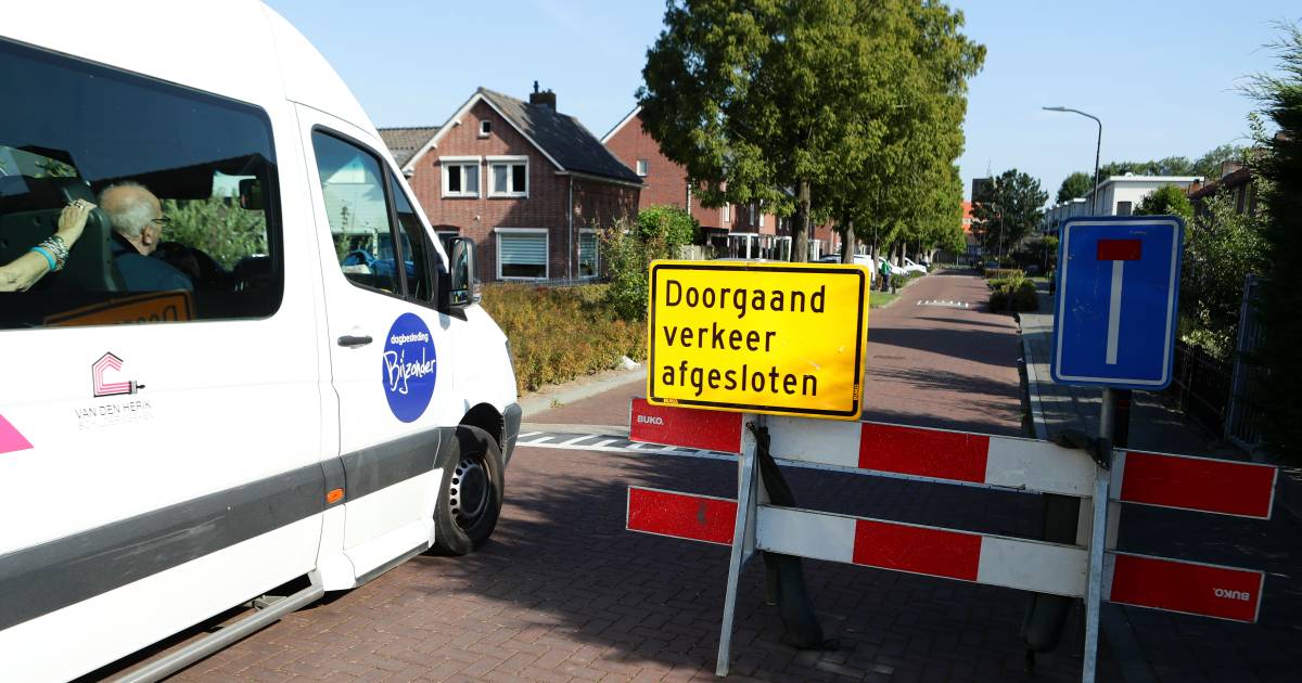 Verkeersprobleem in centrum Dussen door wegwerkzaamheden en afsluiting voor kermis