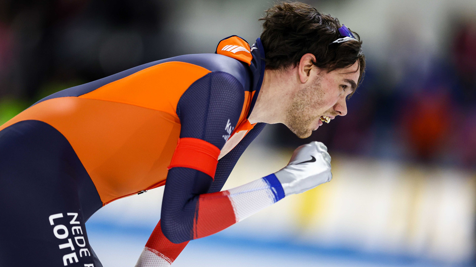 Indrukwekkende Patrick Roest grijpt in Thialf eerste wereldtitel op