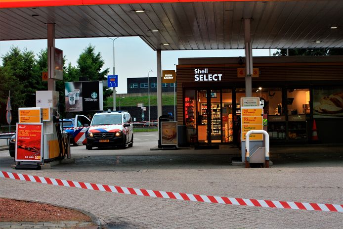 De overvaller wist waar hij moest zijn bij het tankstation aan de Newtonweg.
