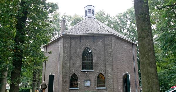De Kluntjespot, uniek kerkje in Haarlo, voor een euro verkocht - Tubantia