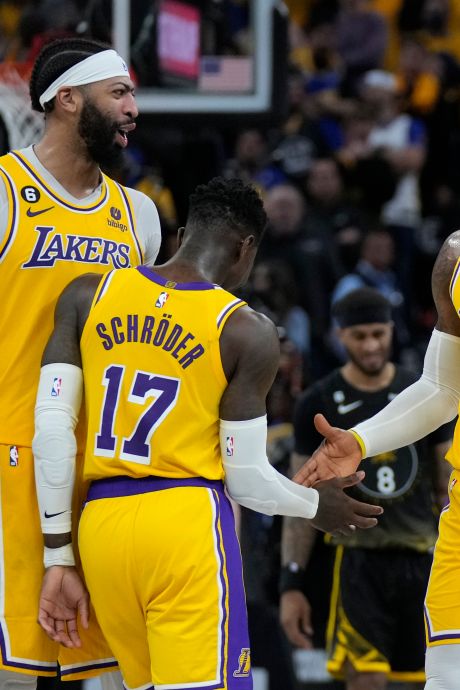 Les Lakers frappent fort d'entrée chez les Warriors
