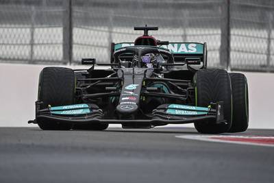 Un GP de Russie haletant, Lewis Hamilton remporte sa 100e victoire