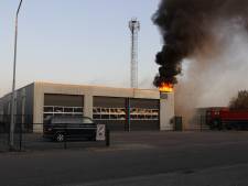 Grote brand bij bedrijf aan Transportcentrum Beugen