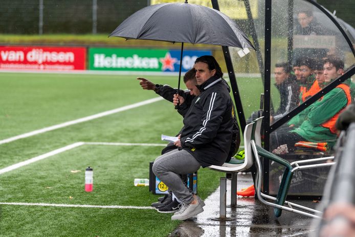 Baronie-trainer Sedat Siner maakte zijn debuut als enige eindverantwoordelijke.