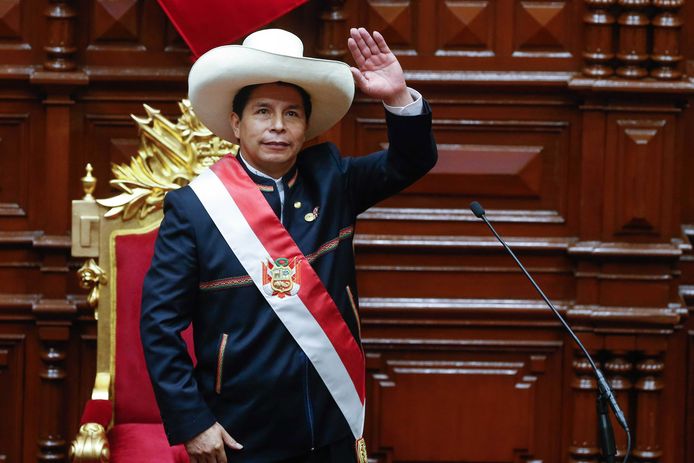 Pedro Castillo wordt ingezworen als nieuwe president van Peru.