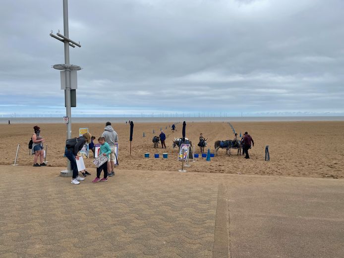 Het strand in Skegness: ‘Nu Tenerife en Benidorm door Covid geen optie zijn, gaan we hier naartoe. Lekker uitwaaien bij de zee’