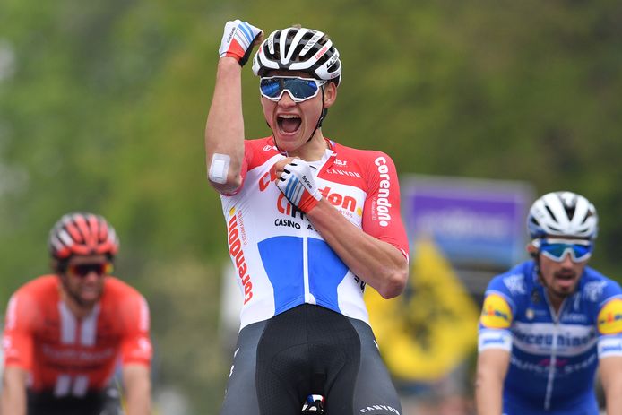 Mathieu van der Poel wint de Brabantse Pijl.