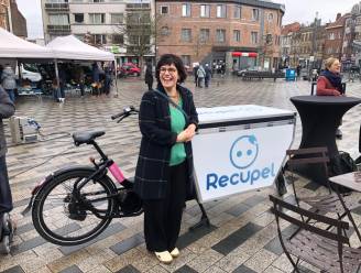 Tinne Van der Straeten bij Café Recupel in Jette: “Belgen zijn recyclagekampioenen, dat zien we vandaag opnieuw”