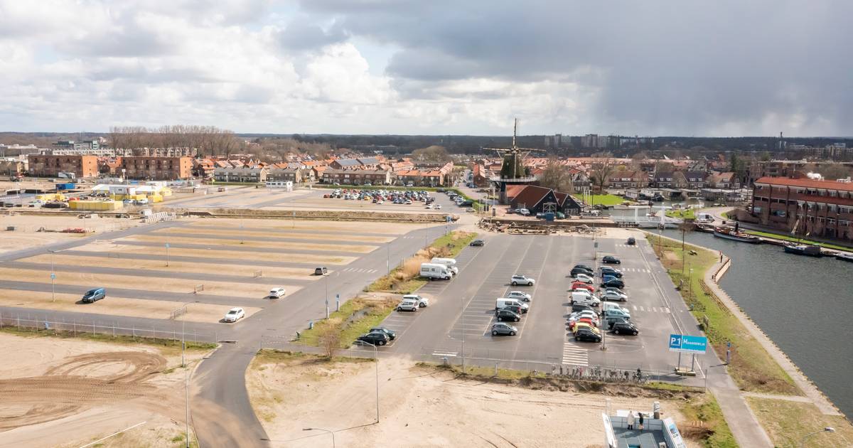 aantal-parkeerplekken-rondom-boulevard-harderwijk-gehalveerd-het