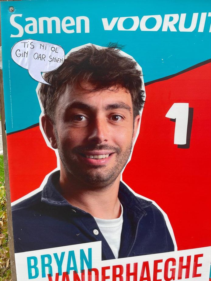 Grapjas schrijft op verkiezingsaffiches “De dader