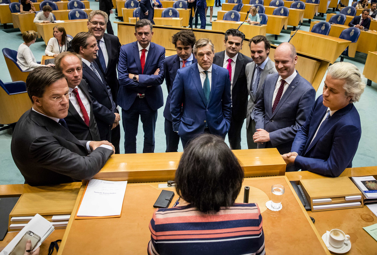 (VLNR) Premier Mark Rutte, Kees van der Staaij (SGP), Alexander Pechtold (D66), Henk Krol (50Plus), Emile Roemer (SP), Lodewijk Asscher (Pvda), Jesse Klaver (Groenlinks), Sybrand Buma (CDA), Tunahan Kuzu (DENK), Thierry Baudet (FvD), Gert-Jan Segers (christenunie) en PVV-fractievoorzitter Geert Wilders tijdens het debat over het stuklopen van de formatie.  Beeld ANP