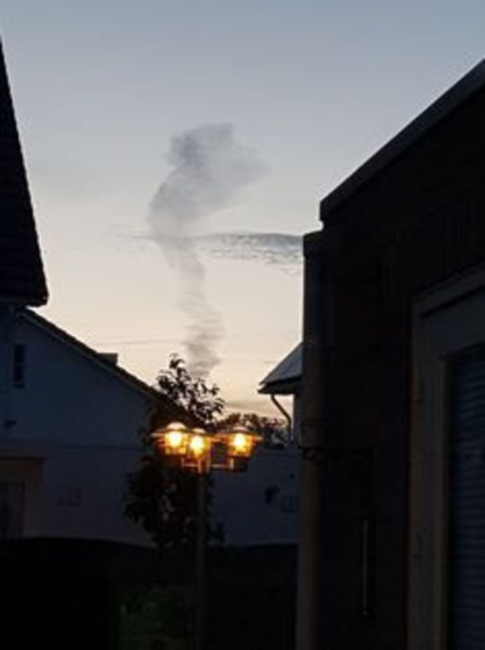 De bijzondere 'wolk' gezien vanaf Zaltbommel.