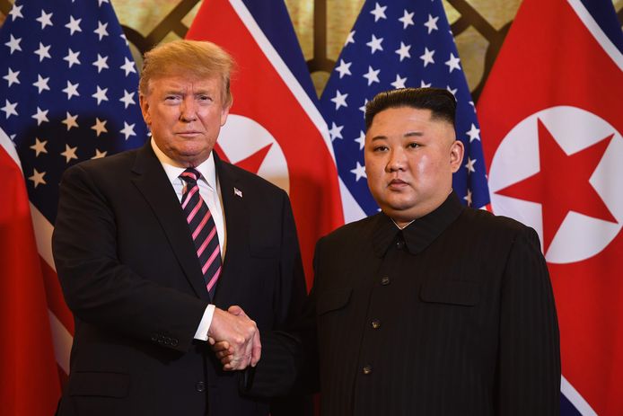 De ontmoeting met Kim Jong Un (rechts) in de DMZ zal volgens de Amerikaanse president Trump kort zijn. ‘Enkel een handdruk. Maar dat betekent veel.’