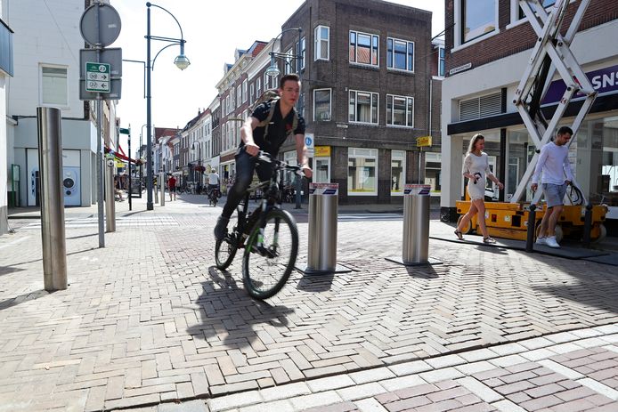 De beweegbare afsluiting in de Westwagenstraat.